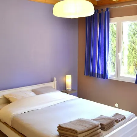 La Briardiere Camélas